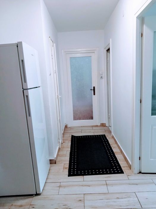 Închiriez ap. 3 camere ultracentral