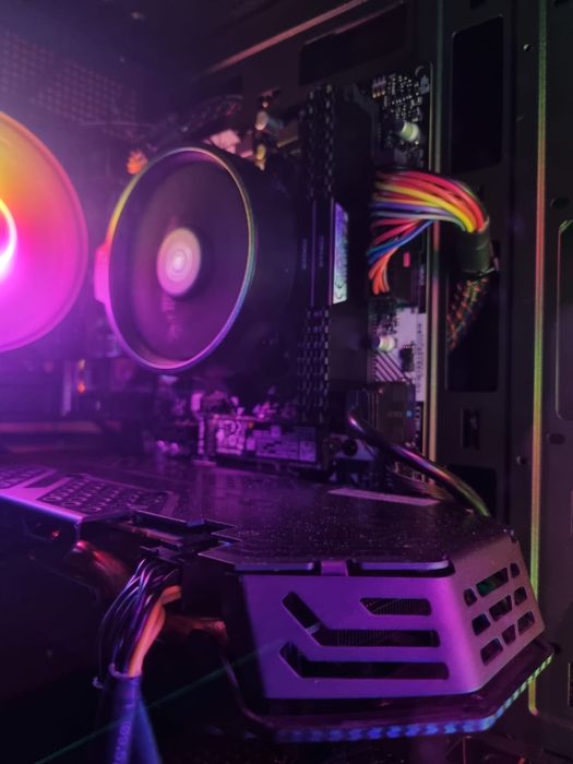PC Gaming | RX 580 8GB XFX | Ryzen 5 1600AF | 16 GB Crosair 3200 mhz