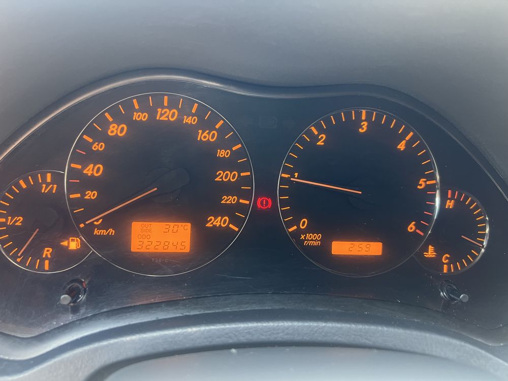 Toyota Avensis 2.2 D-4D 2006 150 к.с  Комби