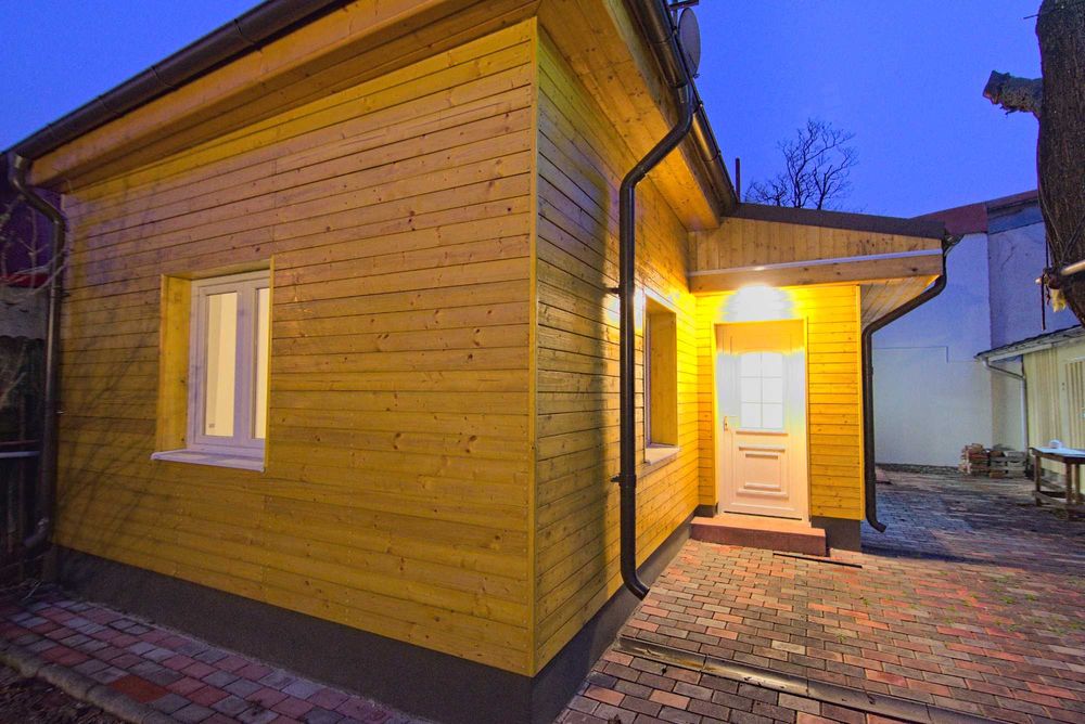 Inchiriez casa la curte sect.5