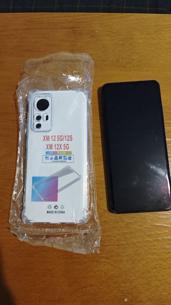 Само утре! Xiaomi 12, 8 РАМ, 256 памет, с пукнат дисплей, в гаранция и