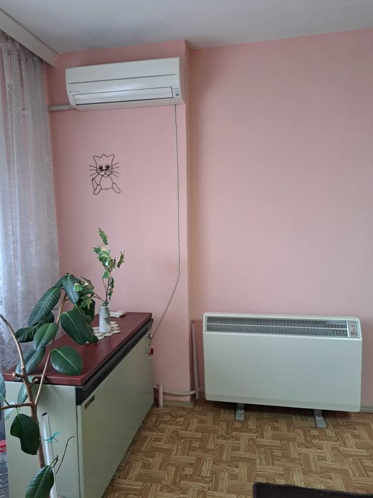 Продавам двустаен апартамент с таван и изба в центъра на Асеновград