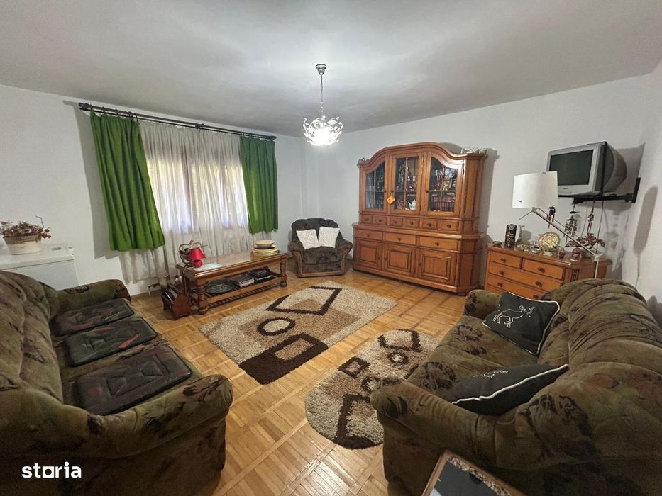 Apartament 4 camere - Zona Sud Lidl - parter/4   - 100.000 euro