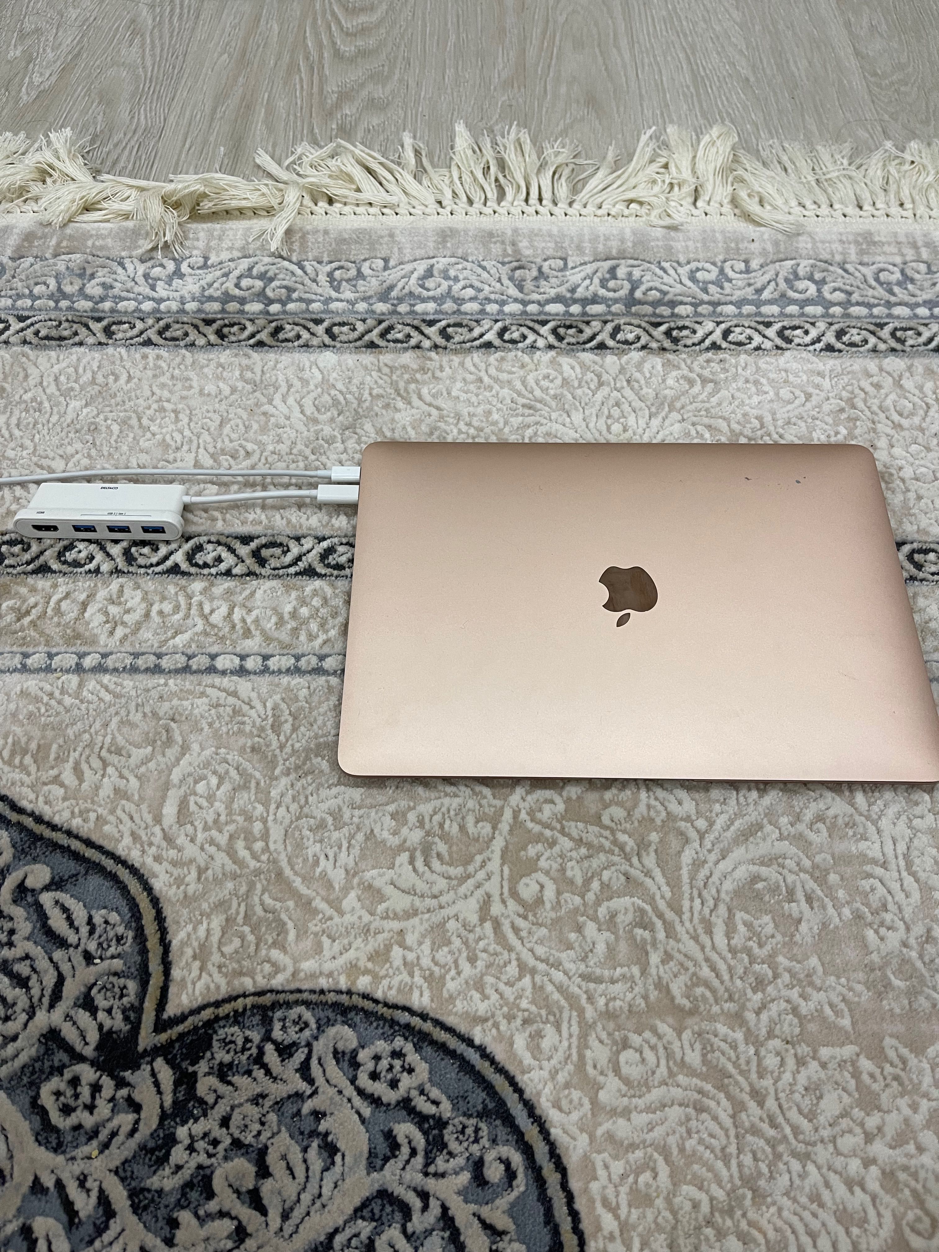 MacBook Air 13 Золотистого цвета