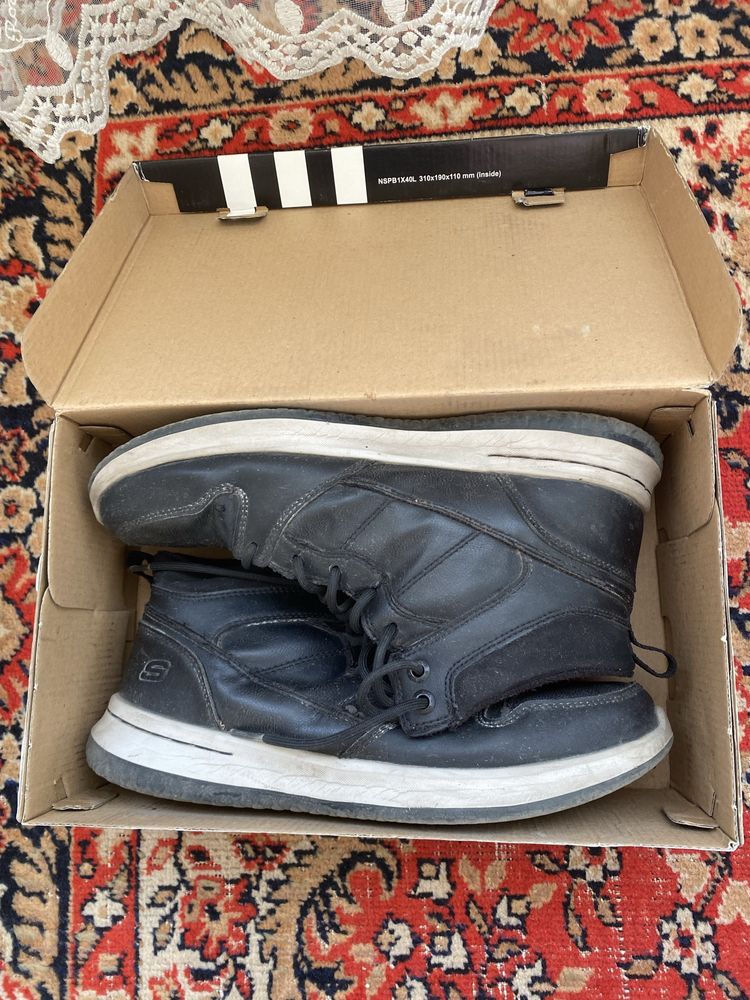 Продается обувь Skechers демисезон