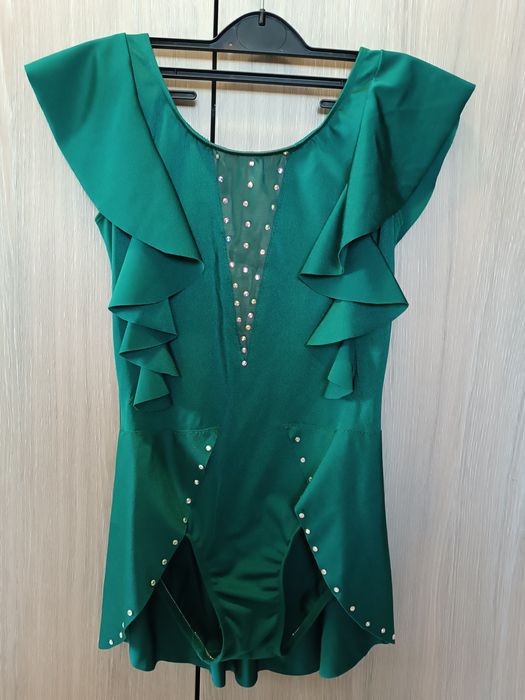 Красиво трико за художествена гимнастика