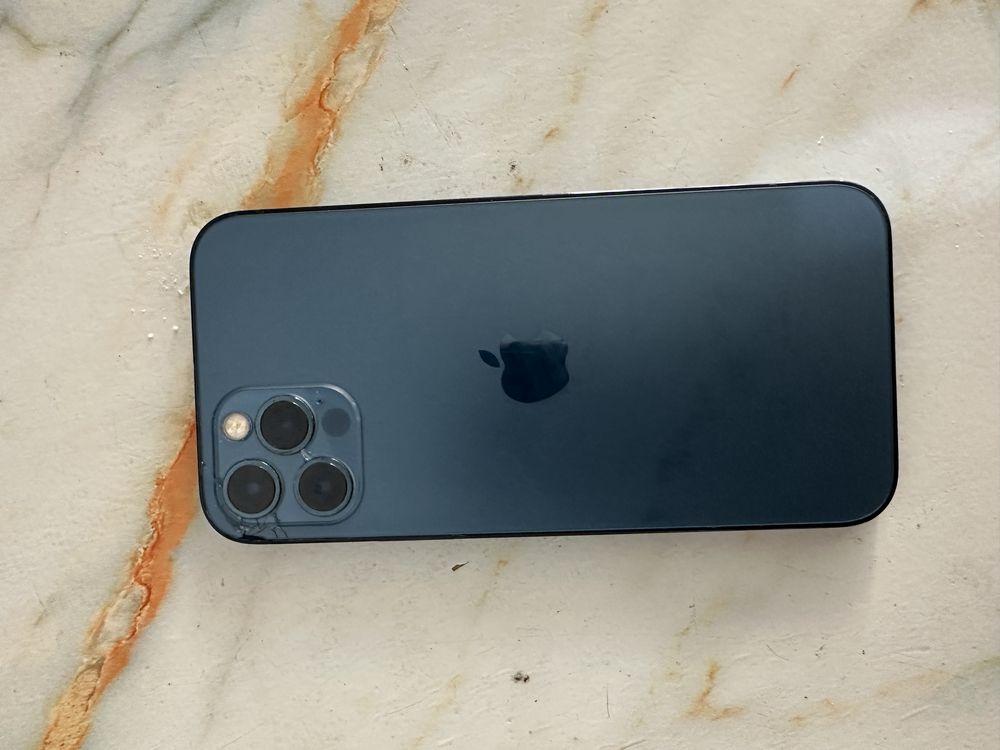 IPhone 12 Pro память 256г