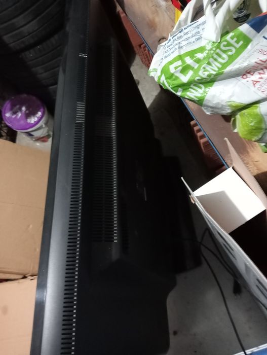 Televizor JVC cu telecomanda