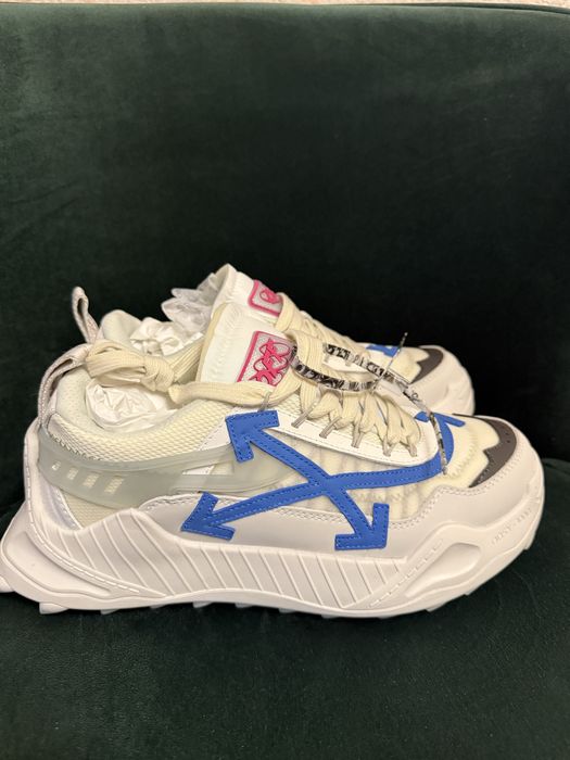 Vand adidasi off white