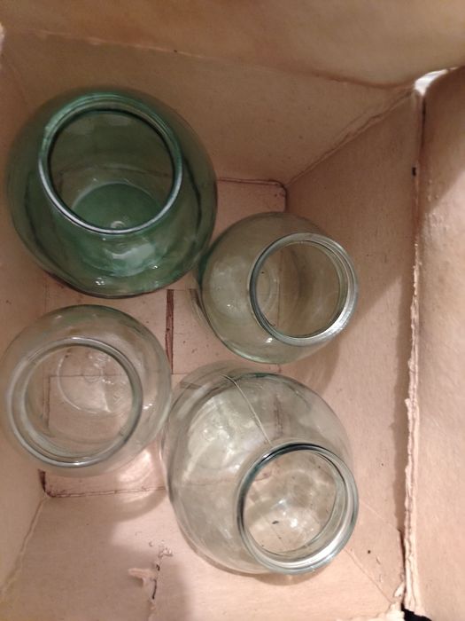 Банки последние восемь штук заберёте