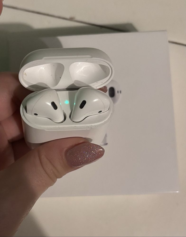 Airpods 2nd generation.