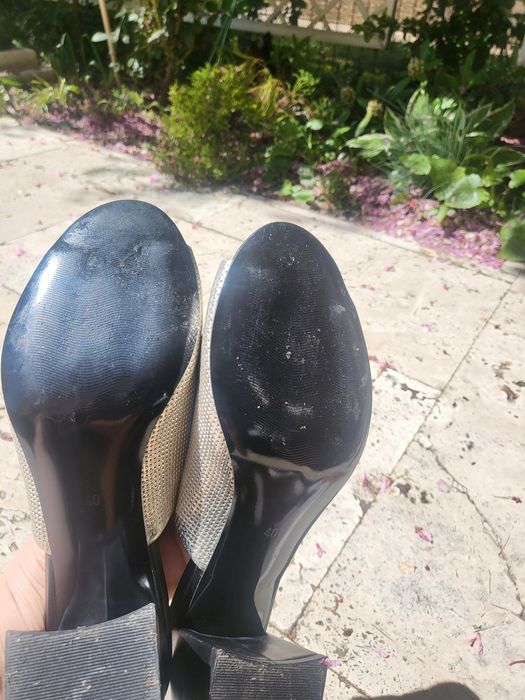 Papuci piele marimea 40 auriu negru toc gros