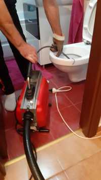 Desfundare canalizare cu sarpe electric, instalator sanitare, termice