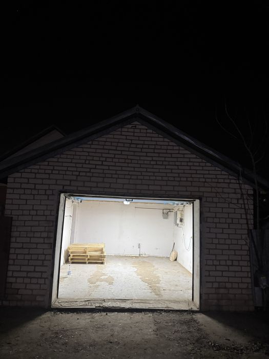 С дам гораж под склад в центре города