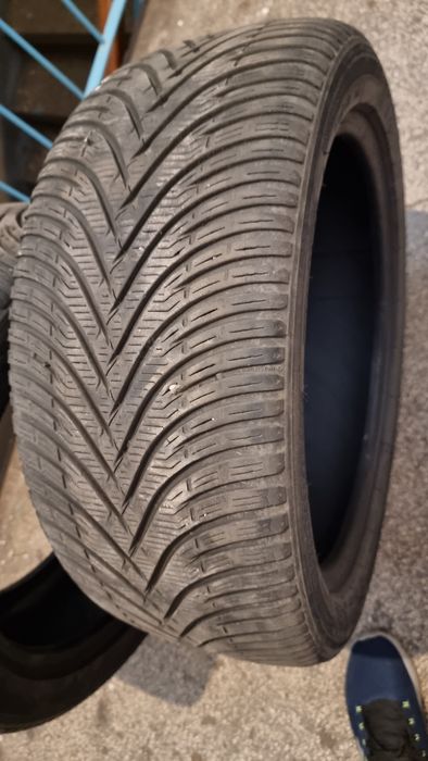 Anvelope iarnă 225 45 r18