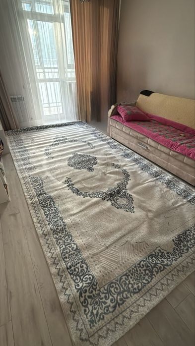 Продается ковер в отличном состояние