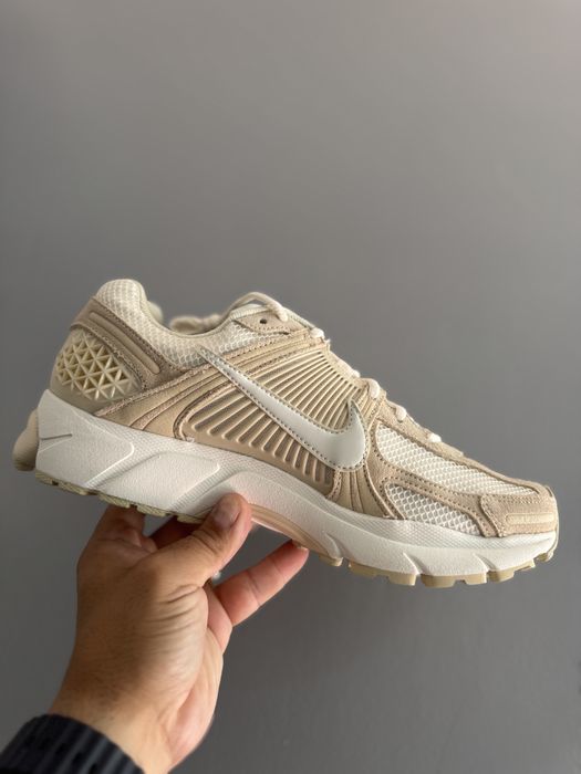 Nike Vomero 5.