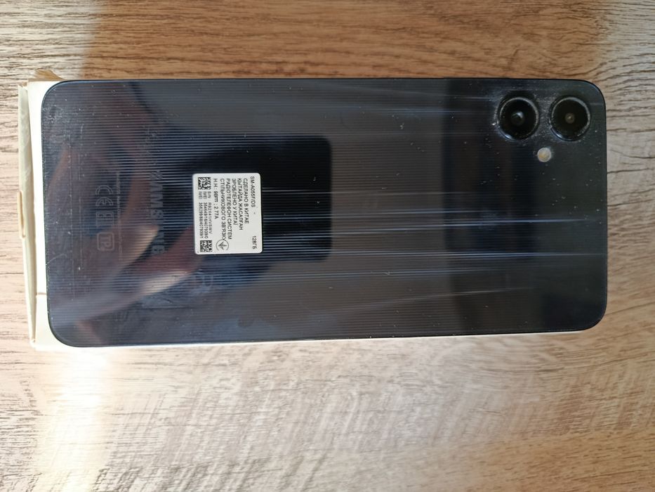 Срочно продам телефон SamsungA05