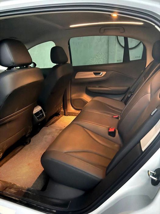 Hongqi 500 km 2024 йил