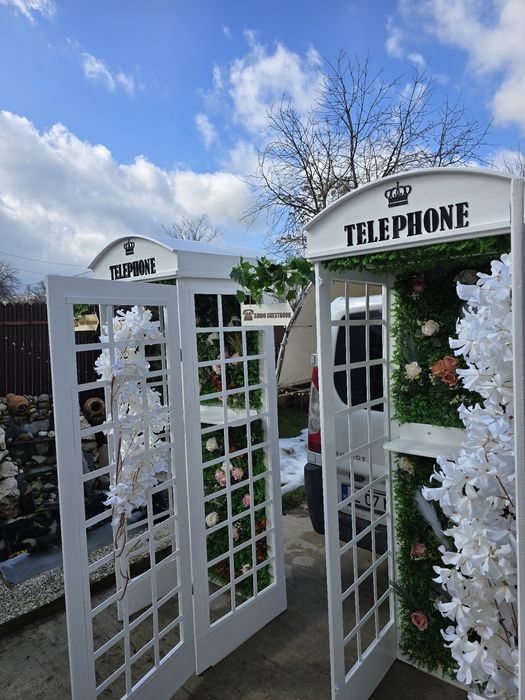 Cabina telefonica de vânzare / Audio Guestbook