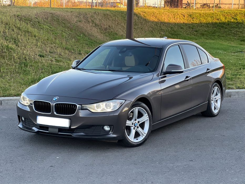 Bmw seria 3 / F30 2015/ 2 Butoane / Distronic / Line Assit / 320D