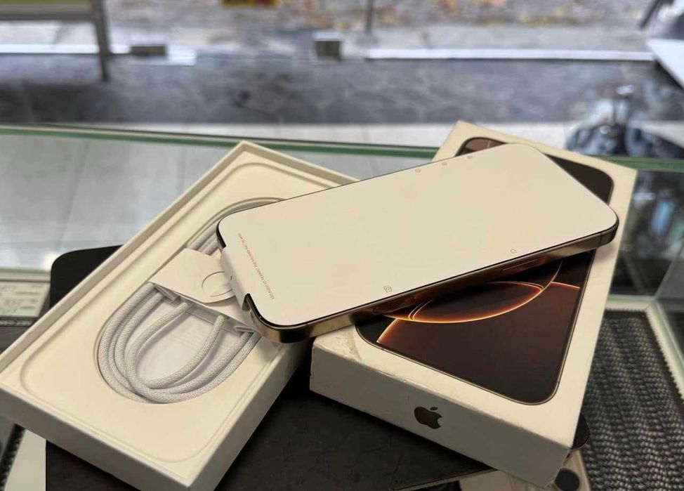 Като нов Iphone 16 pro max desert titan 256 gb