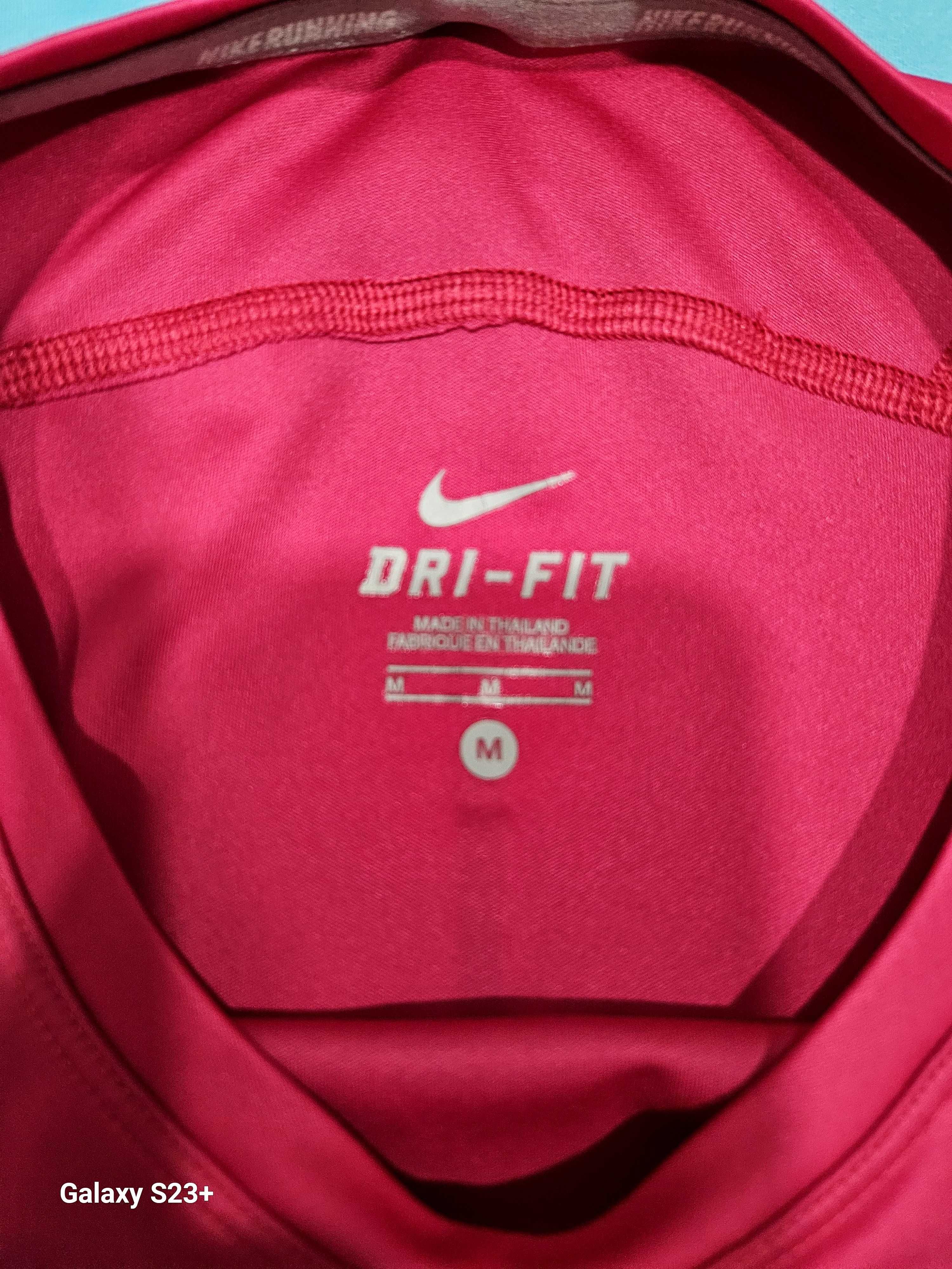 Дамски оригинални фитнес тениски Nike