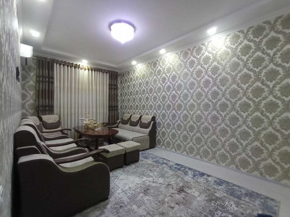 Продаётся 4х комн квартира на 1 этаже Ор-р 5 микрорайон Жомий