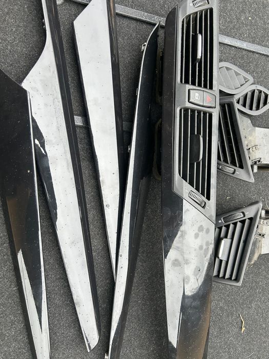 Ornament usa trimuri/ grila ventilatie Bmw x1 e84