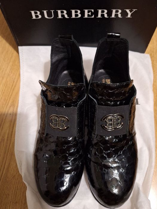 BURBERRY-Оригинални Дамски Обувки.