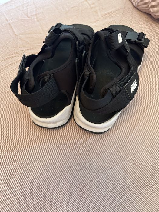 Анцунг BMW,Маратонки и сандали Nike