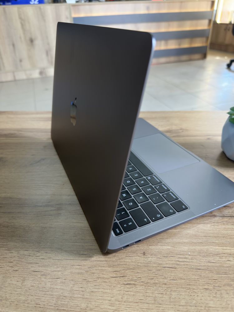 Macbook AIR 13’ 2018г. Space Grey