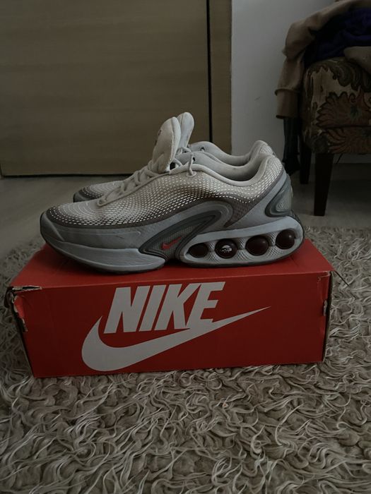 Уникални Обувки-Nike Dn