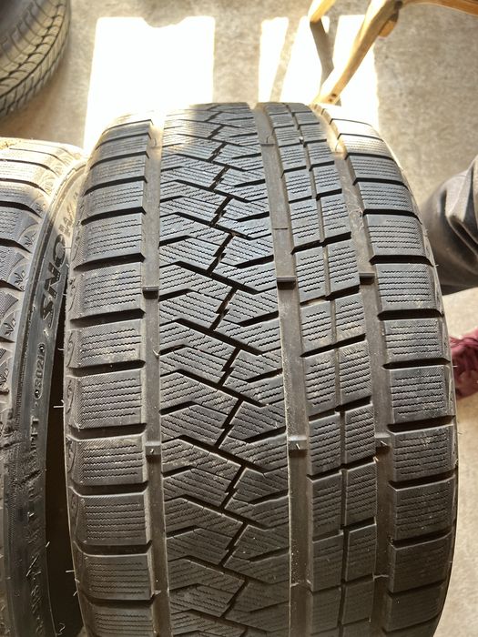 275 35 19  цената е за 2те
