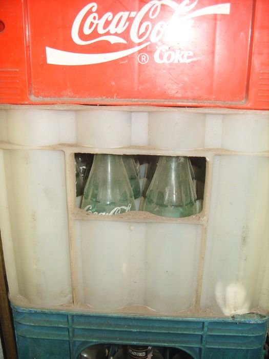 каси от кока кола с бутилките от 1980/1990 г