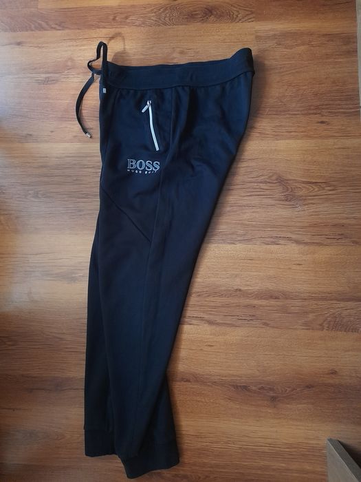 Boss мъжко долнище L размер.