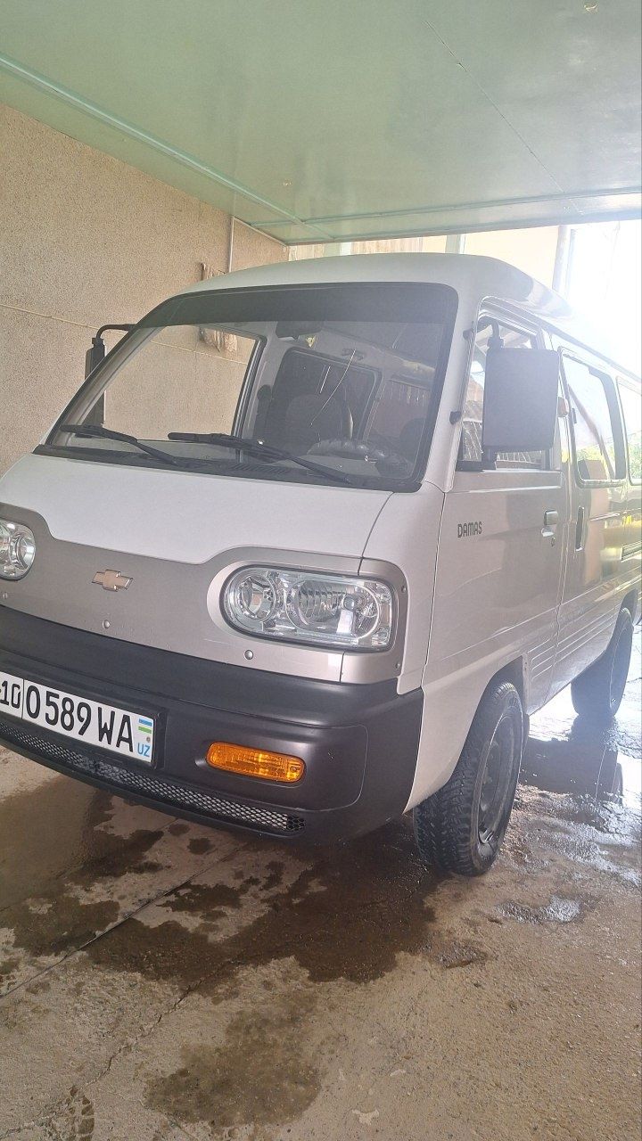 Shumka qilingan, orqa oynalari tanirofka