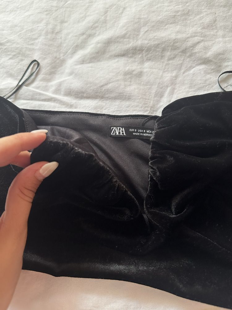 Дамски блузки ,обличани са веднъж на ZARA