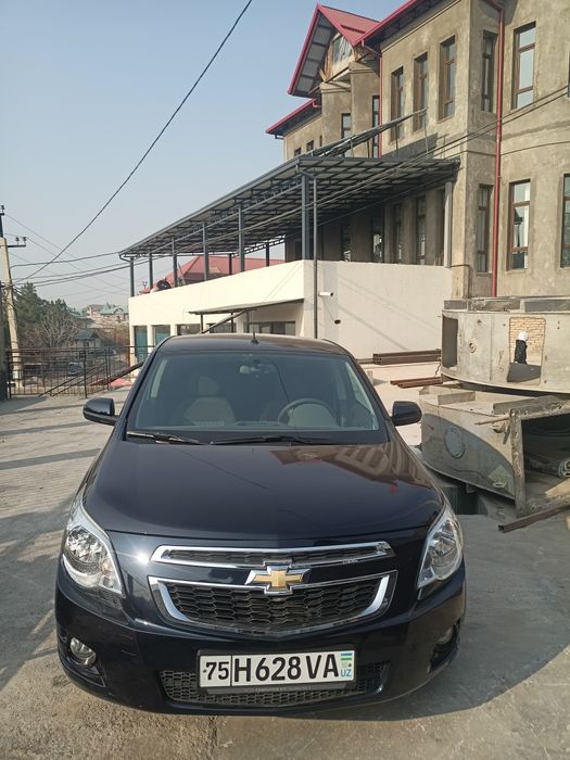 Cobalt moshinasi sotiladi