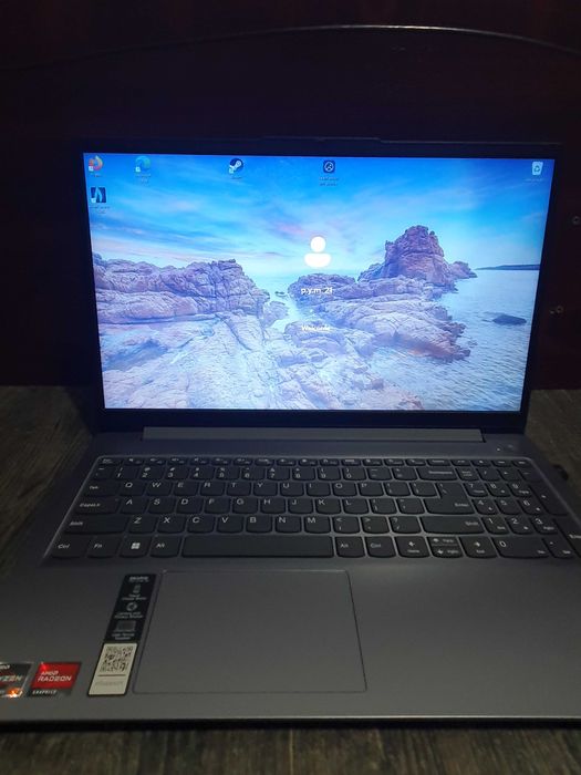 Laptop Lenovo ca nou +mouse wireless+garantie 2 ani laptop