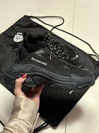 Balenciaga - Triple S Black (38)