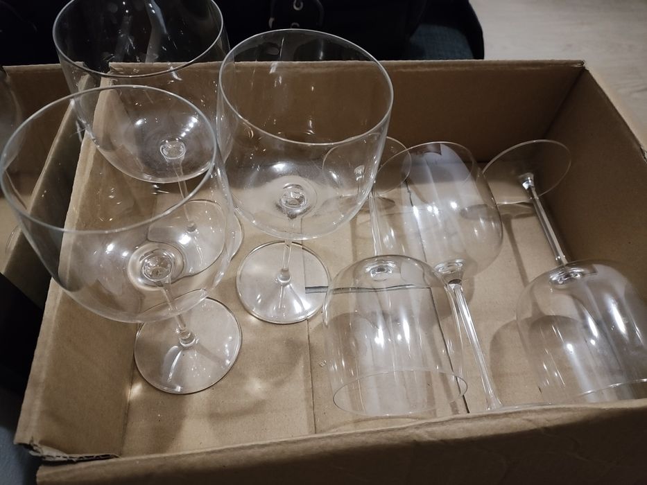 Комплект големи неизползвани чаши за вино 375 мл