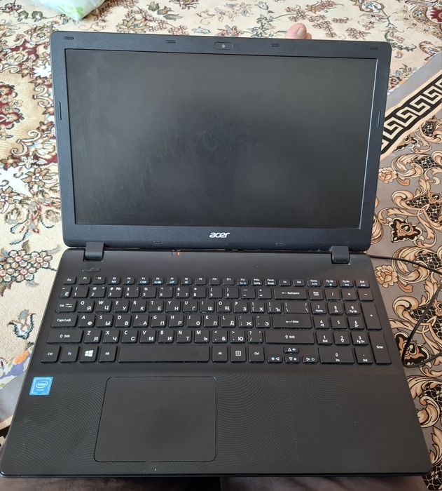 Acer noutbuk, kup ishlatilmagan, uyda yotgan