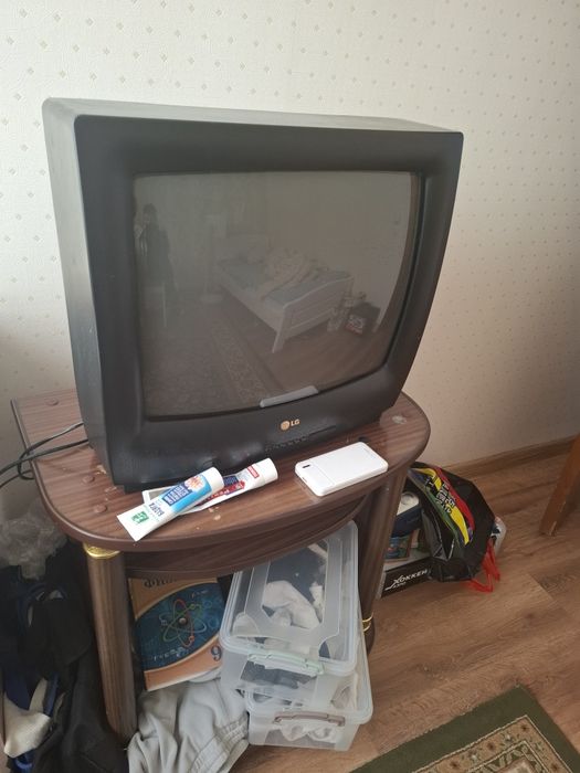 Продам телевизор  LG б/у