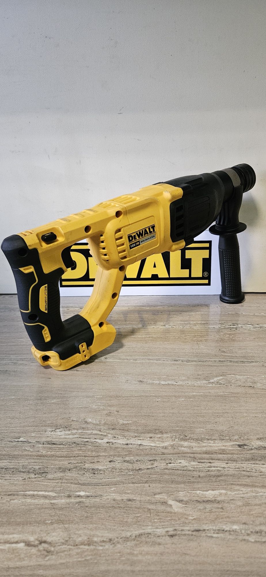 Dewalt Перфоратор DCH033 18V.BRUSHLESS