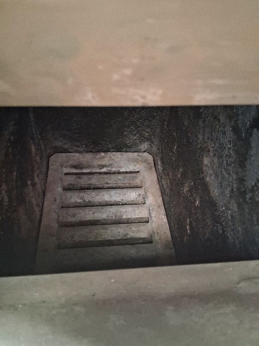 Centrala pe lemne si bricheti,preț negociabil