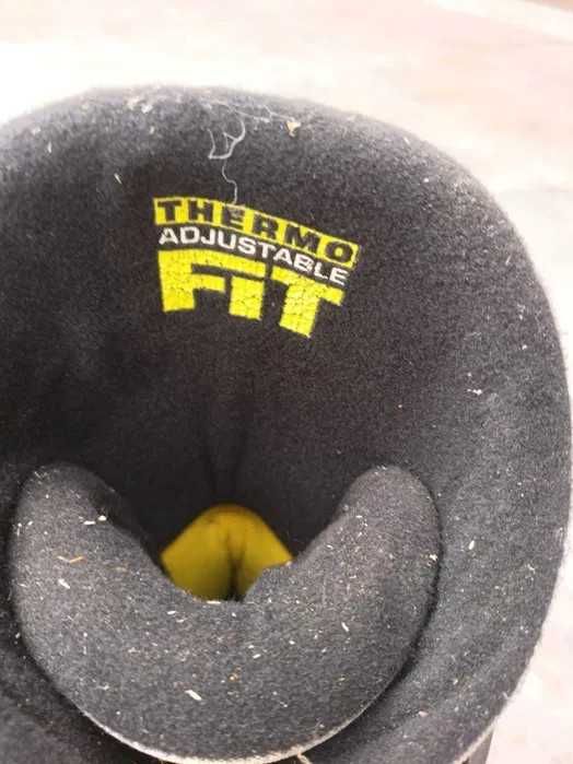 Vând încălțăminte ski