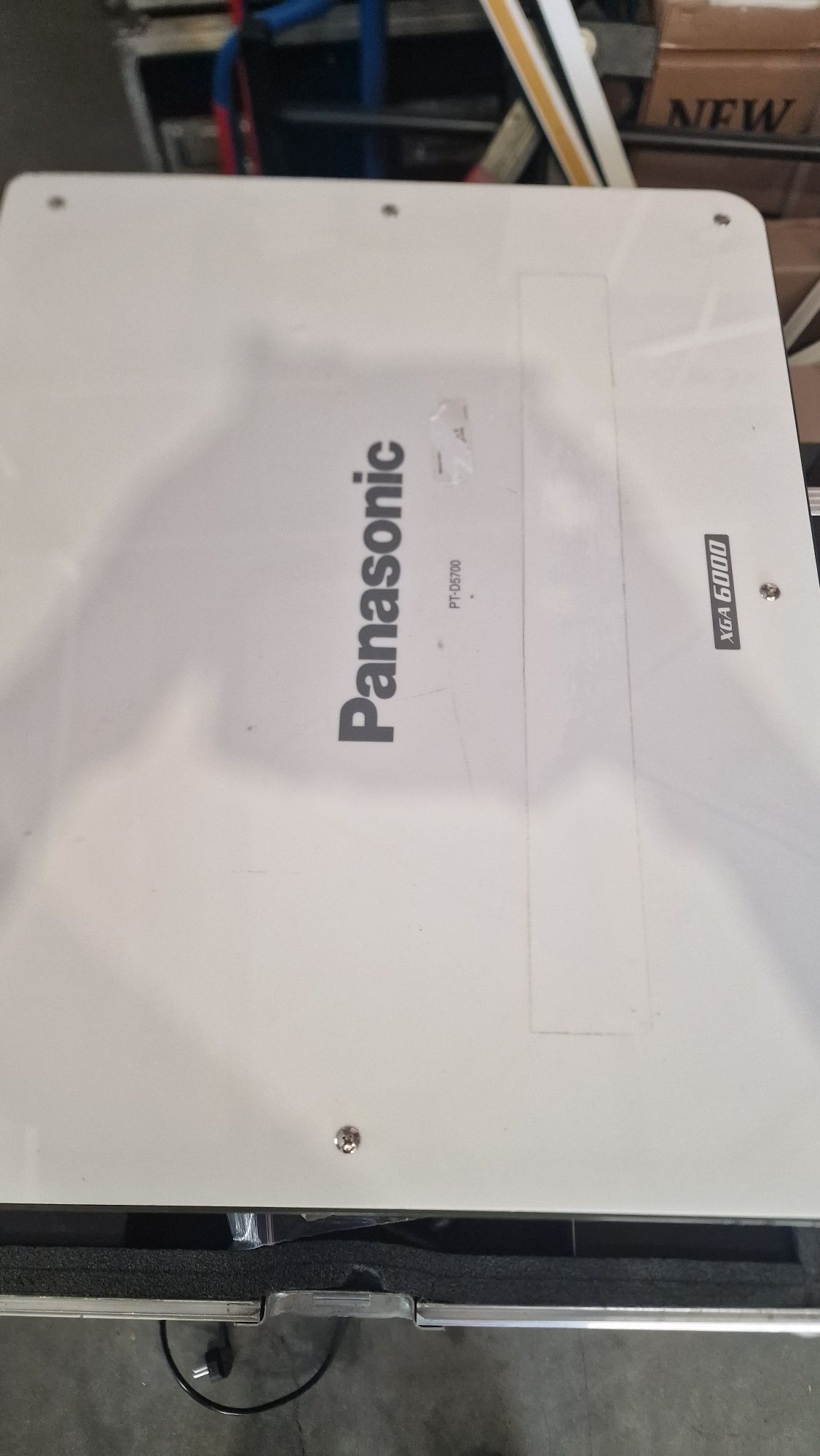 Videoproiector Panasonic PT-5700U