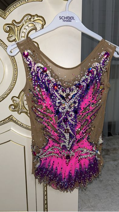 Продам купальники для худ гимнастики