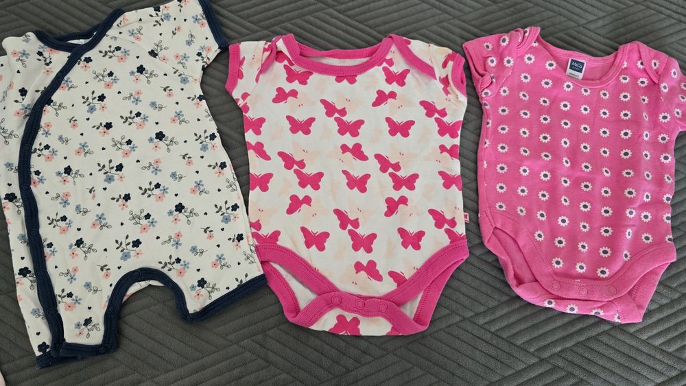 Set hăinuțe petru fetițe 0-3 luni